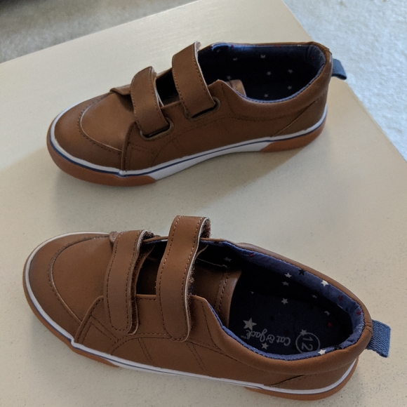 Boys Size 12 Velcro shoes - Picture 2 of 4
